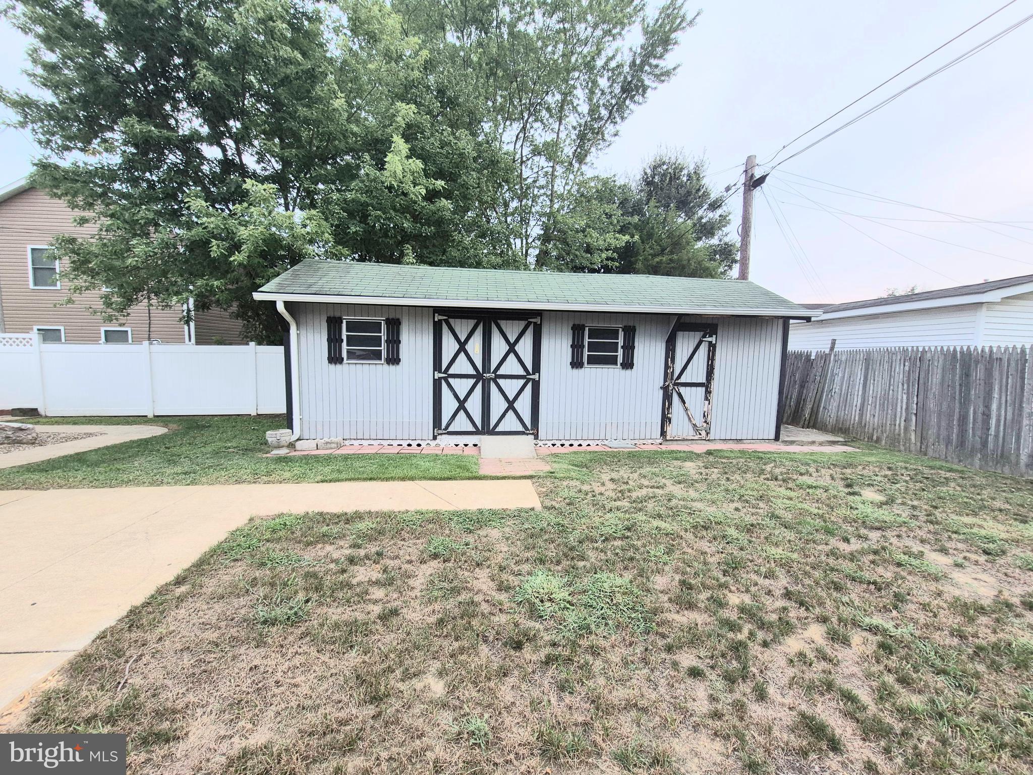 906 WADDELL ROAD