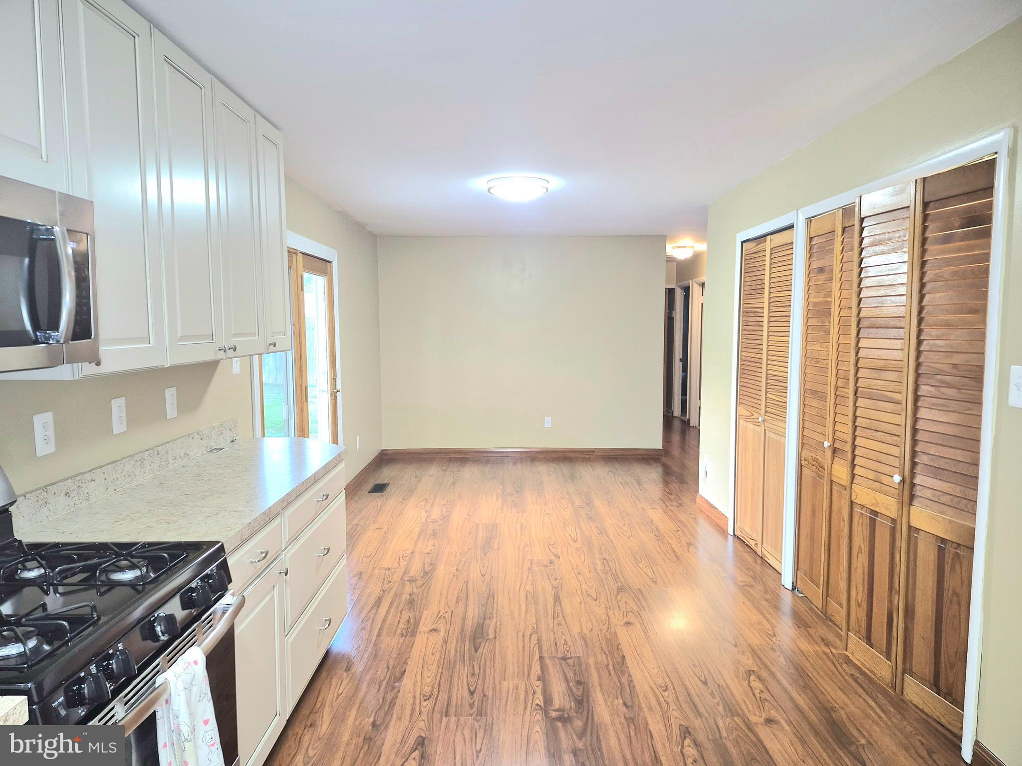906 WADDELL ROAD
