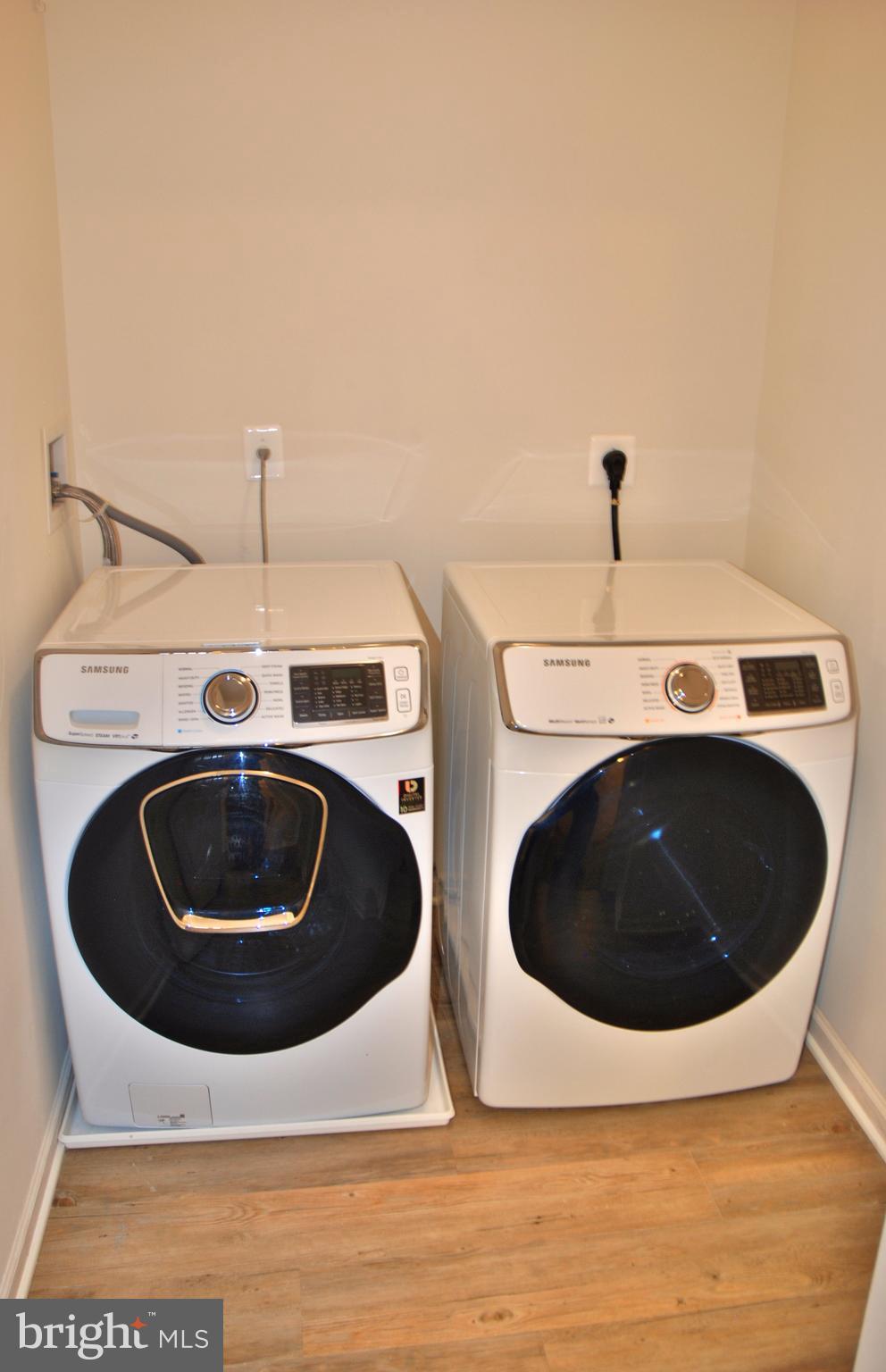 LAKELANDS - Residential