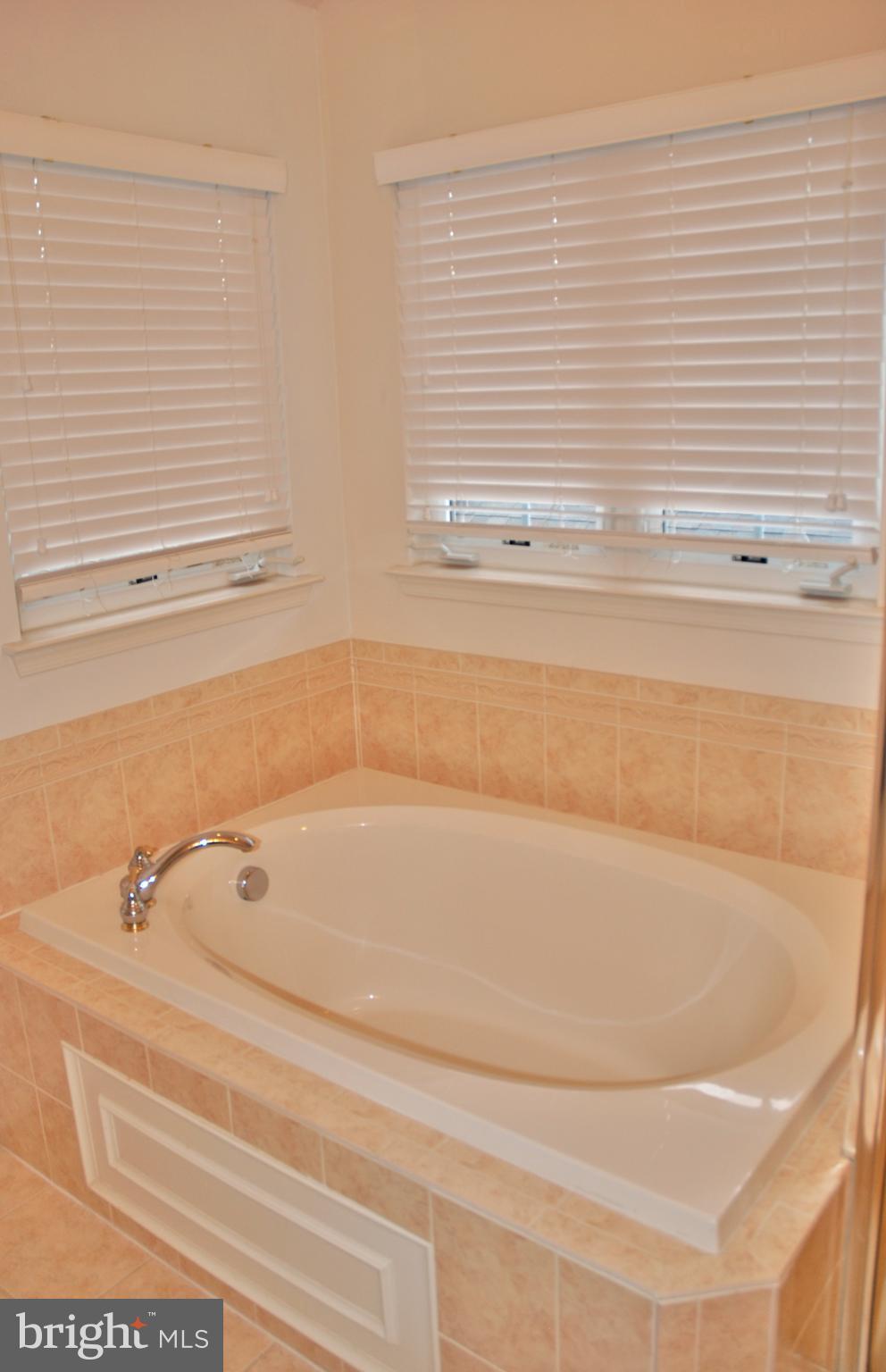 LAKELANDS - Residential