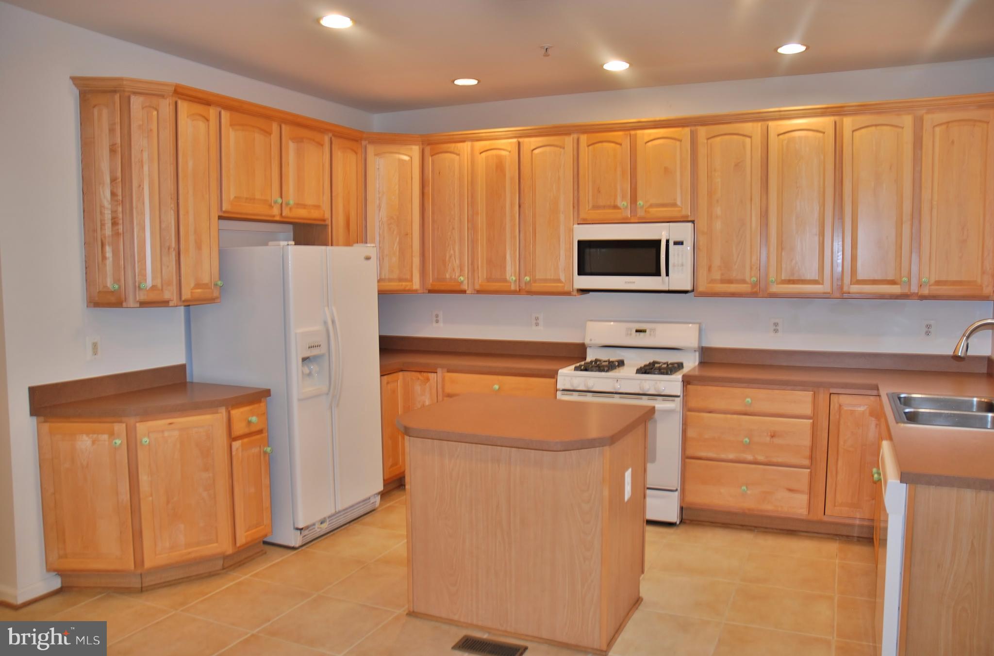 LAKELANDS - Residential