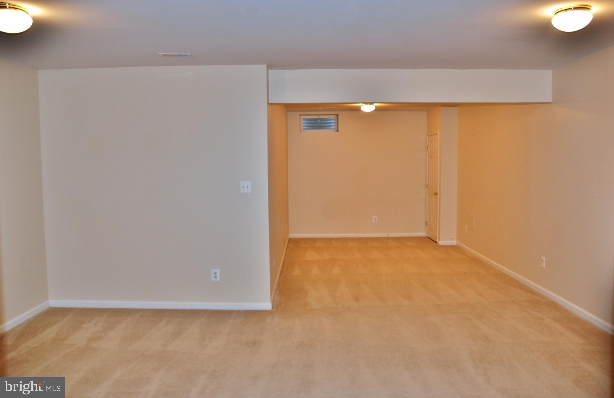 LAKELANDS - Residential