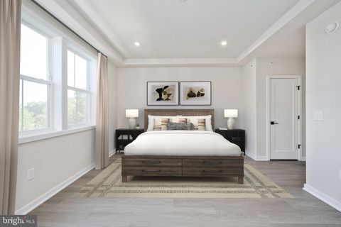 Condo For Sale - 14359 Glen Manor Drive<br/> CHANTILLY, VA 20151