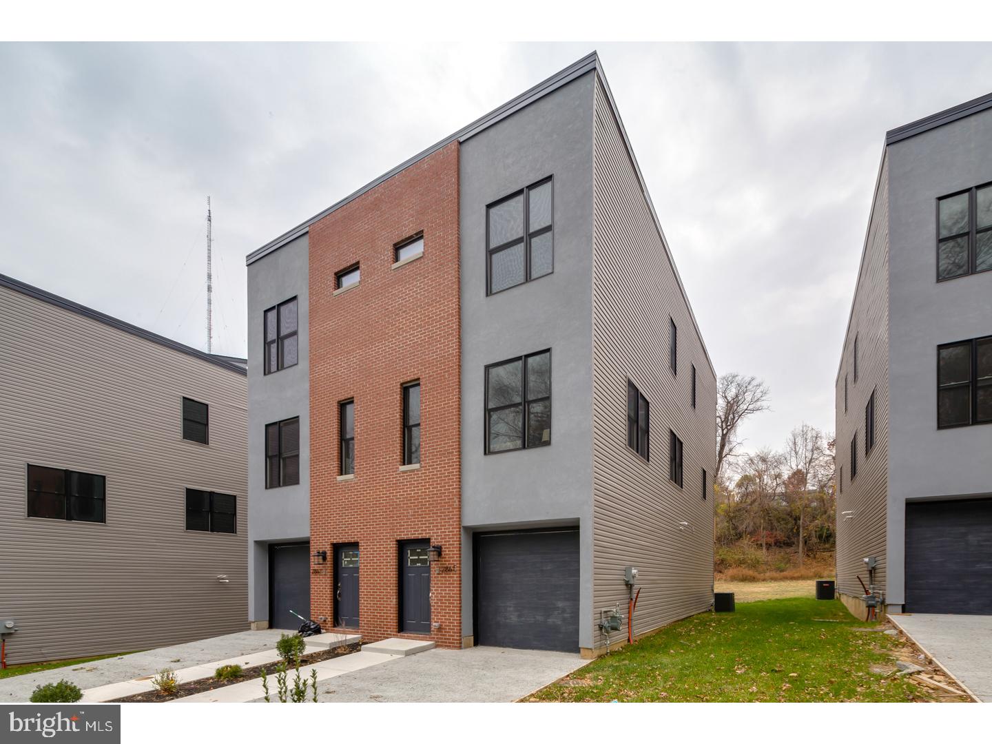 ROXBOROUGH - Residential