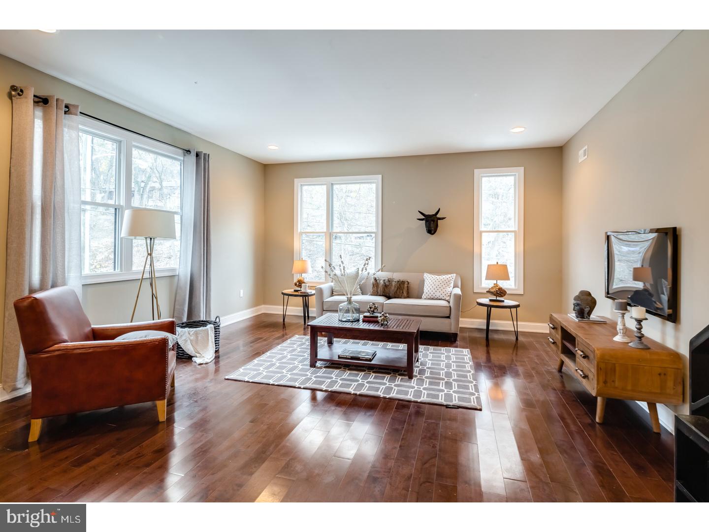 ROXBOROUGH - Residential