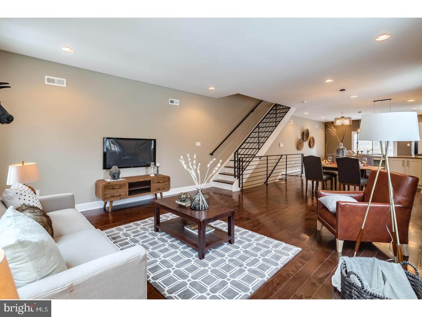 ROXBOROUGH - Residential