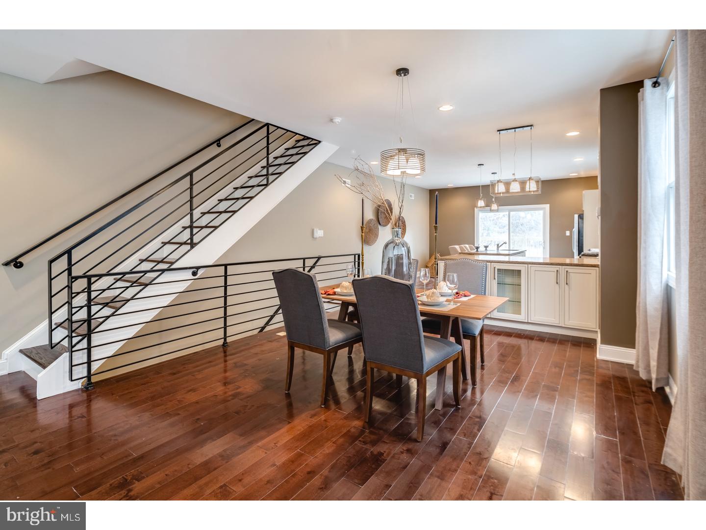 ROXBOROUGH - Residential