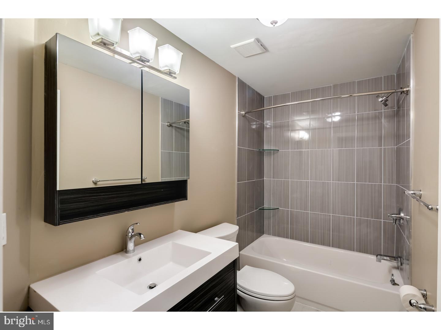 ROXBOROUGH - Residential