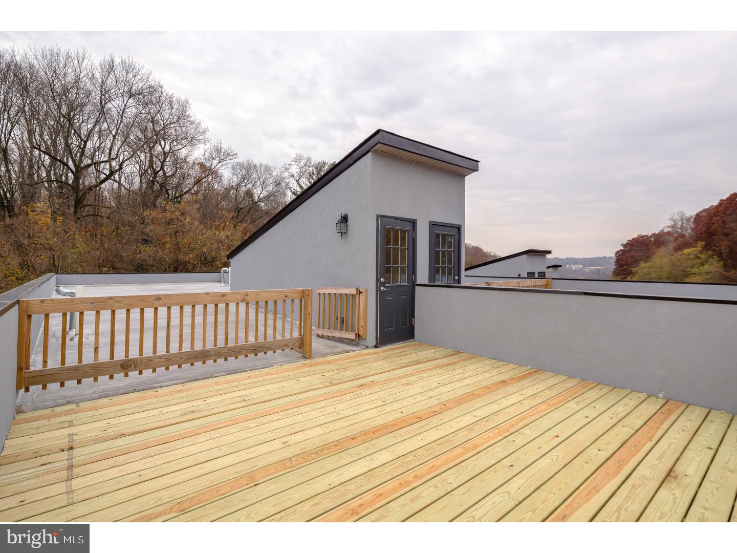 ROXBOROUGH - Residential