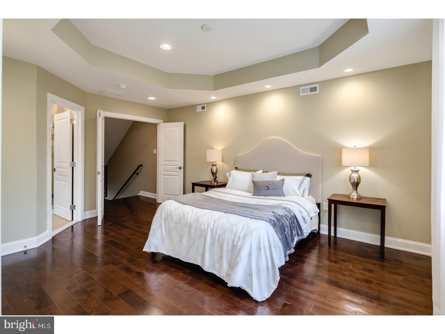 ROXBOROUGH - Residential