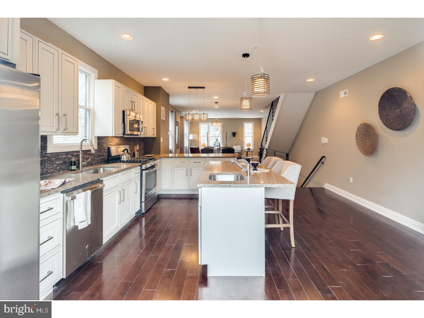 ROXBOROUGH - Residential