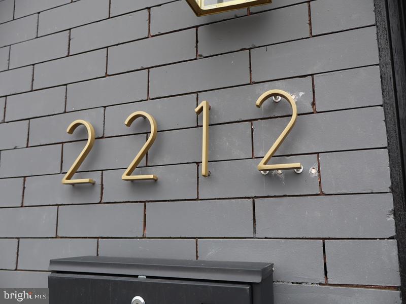 2212 MORRIS STREET
