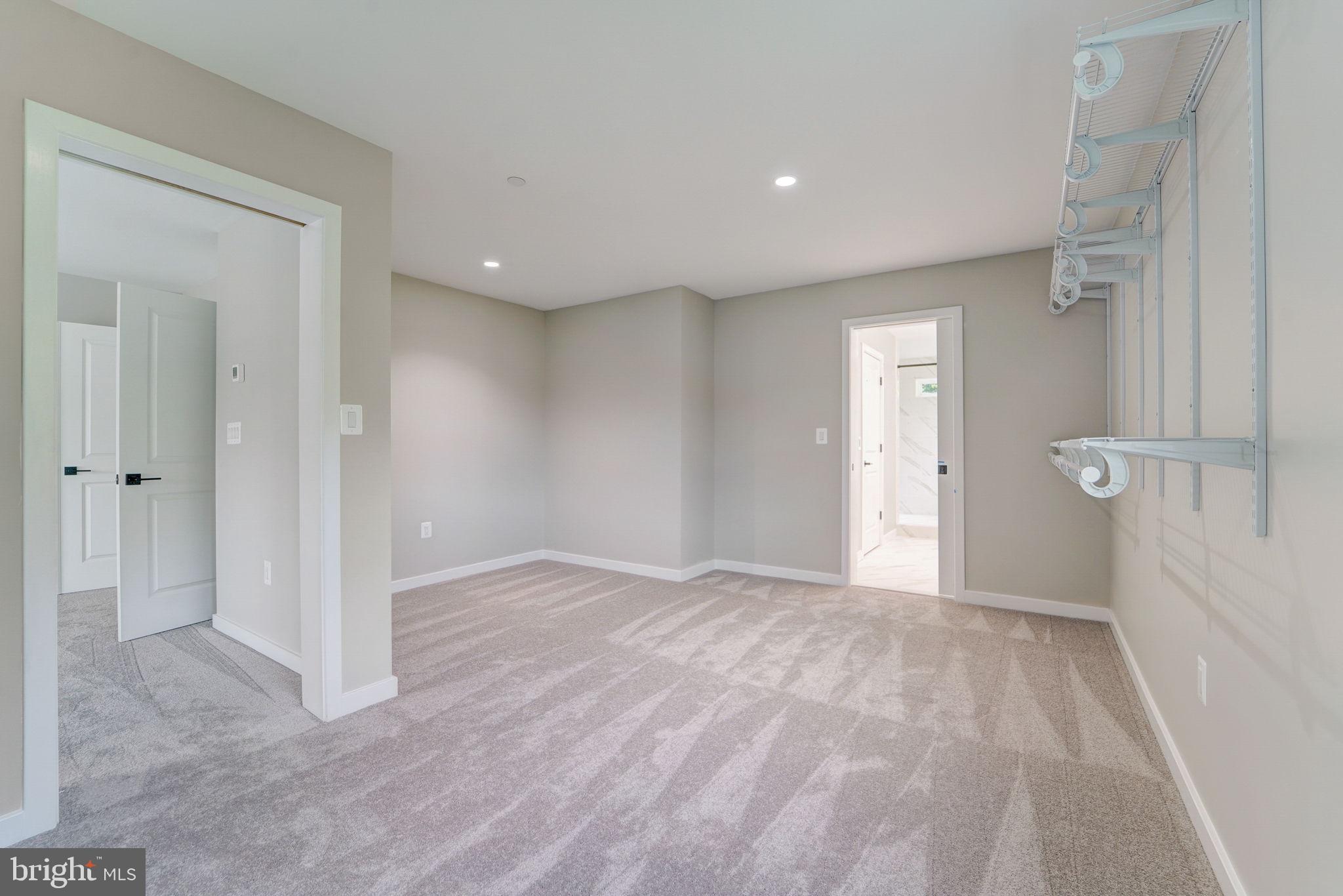 DUMBARTON MEADOWS - Residential