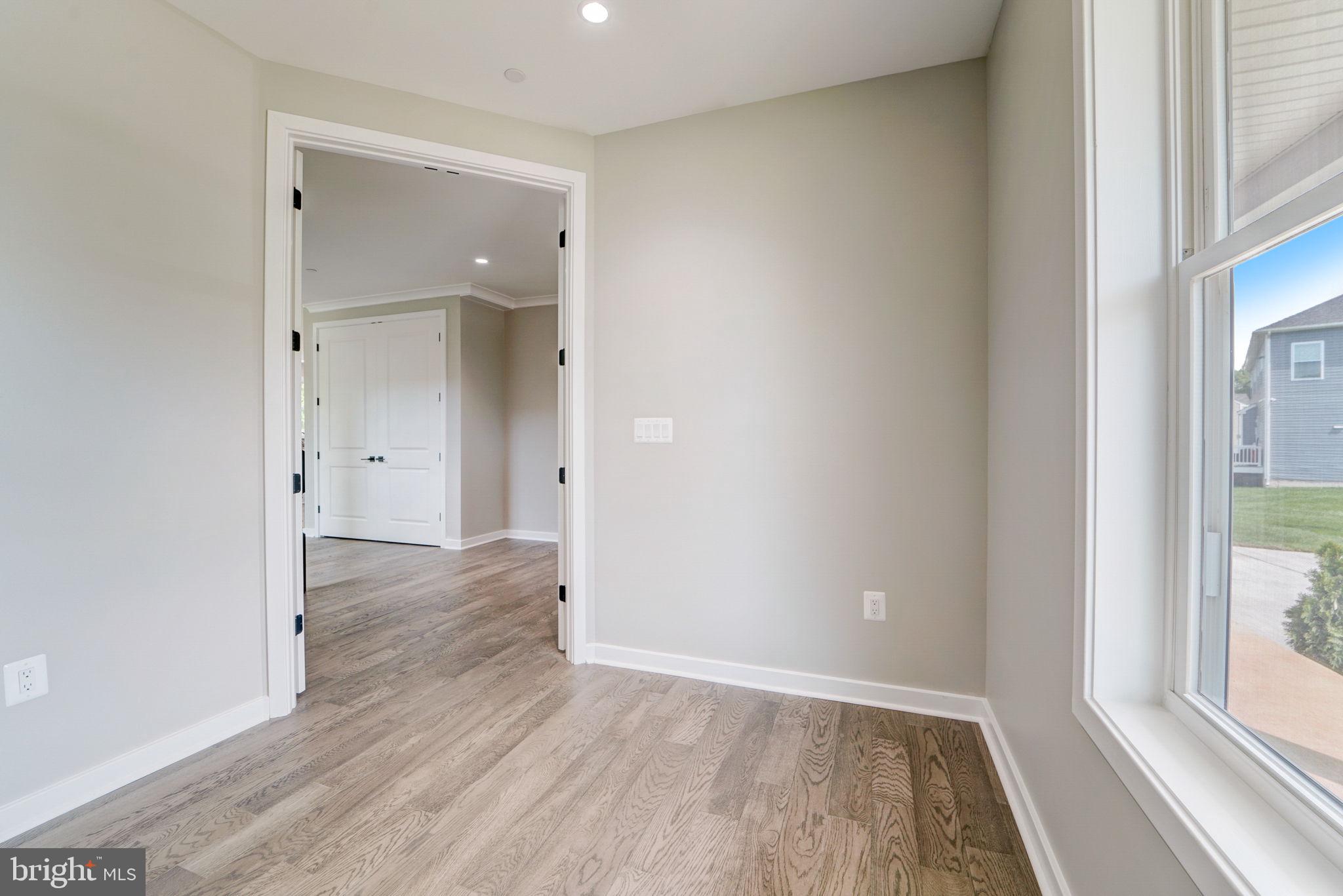 DUMBARTON MEADOWS - Residential