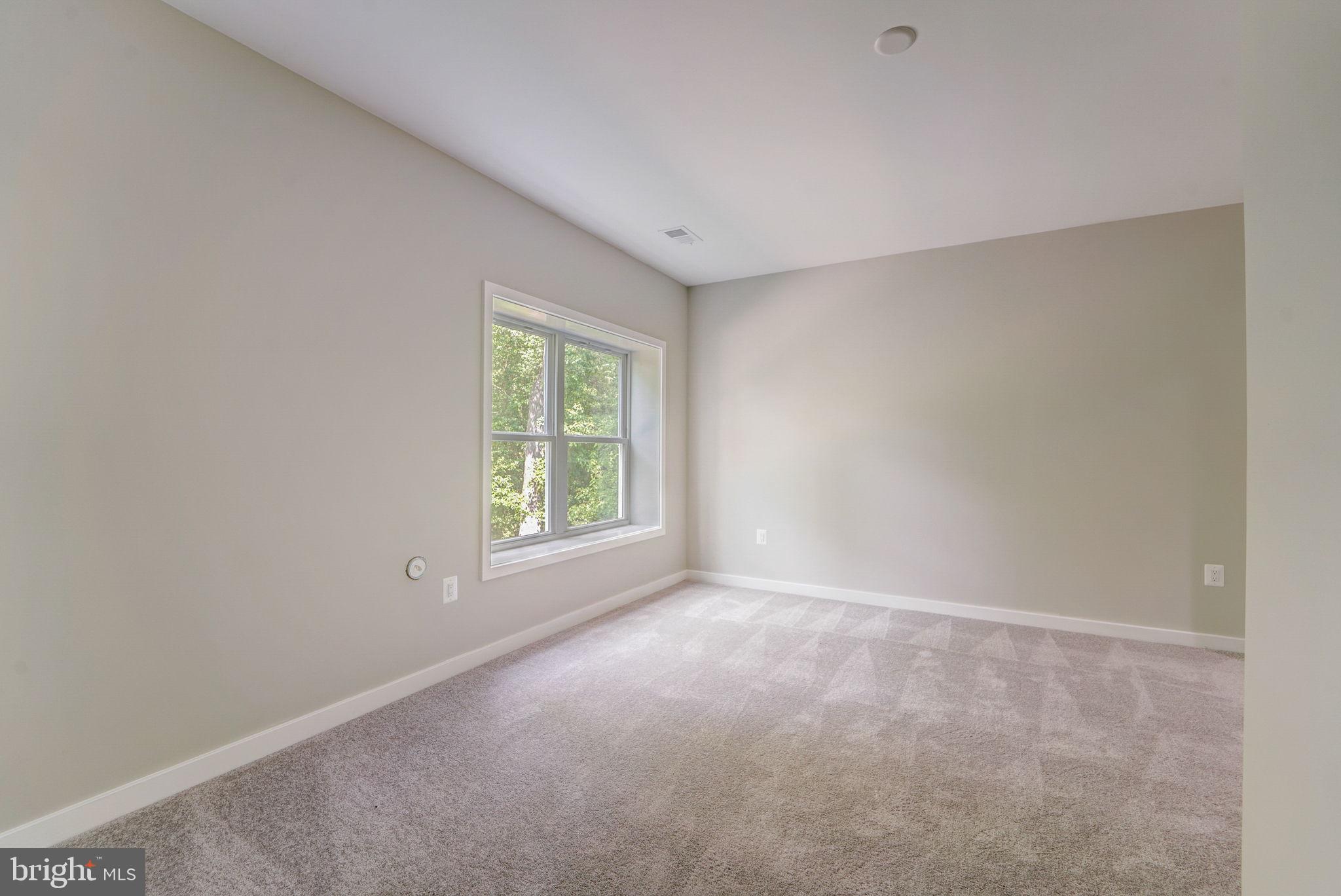 DUMBARTON MEADOWS - Residential