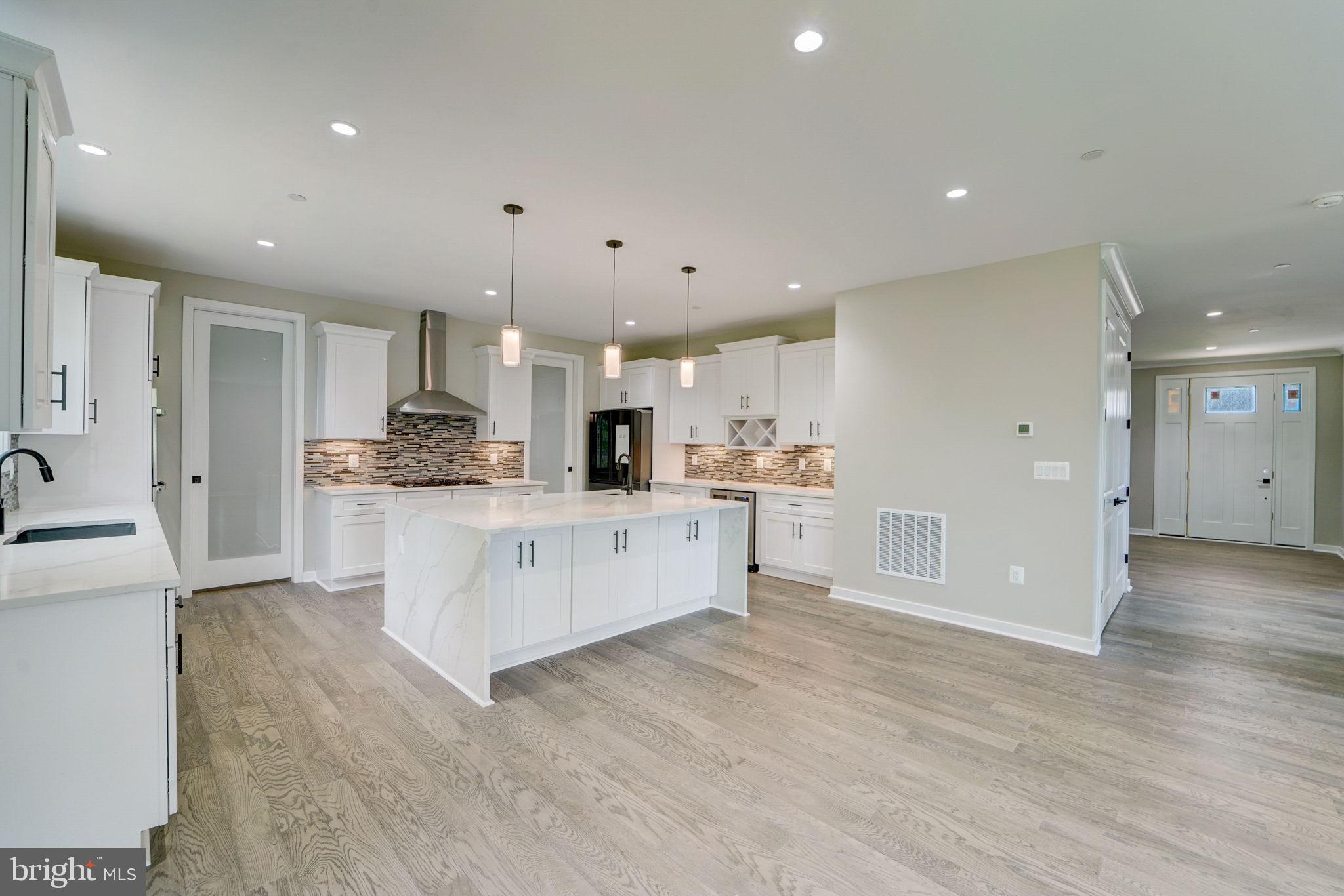DUMBARTON MEADOWS - Residential