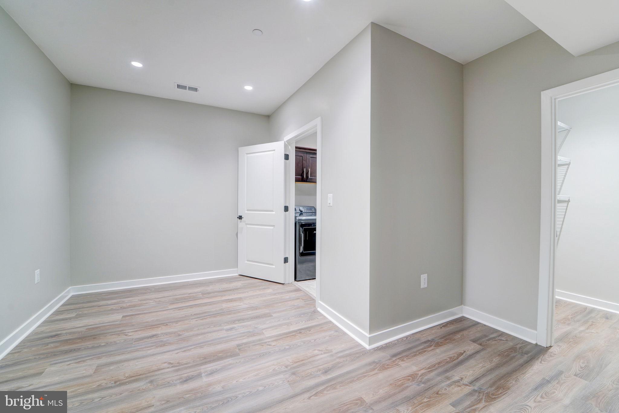 DUMBARTON MEADOWS - Residential