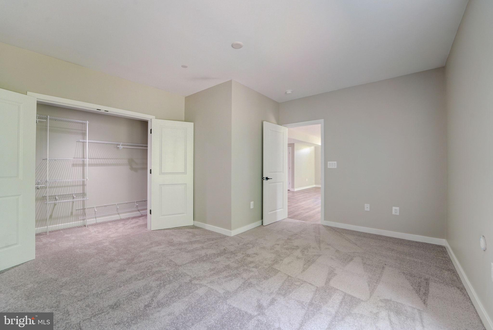 DUMBARTON MEADOWS - Residential