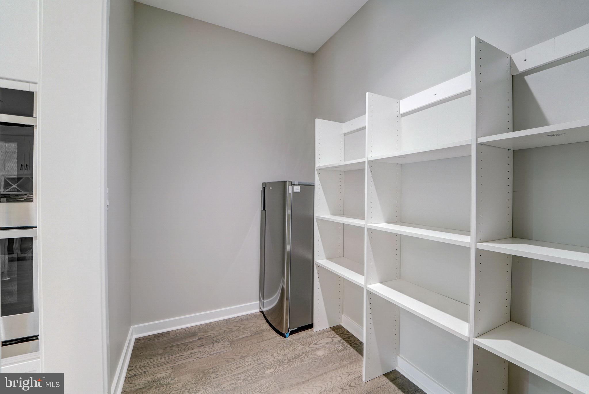 DUMBARTON MEADOWS - Residential