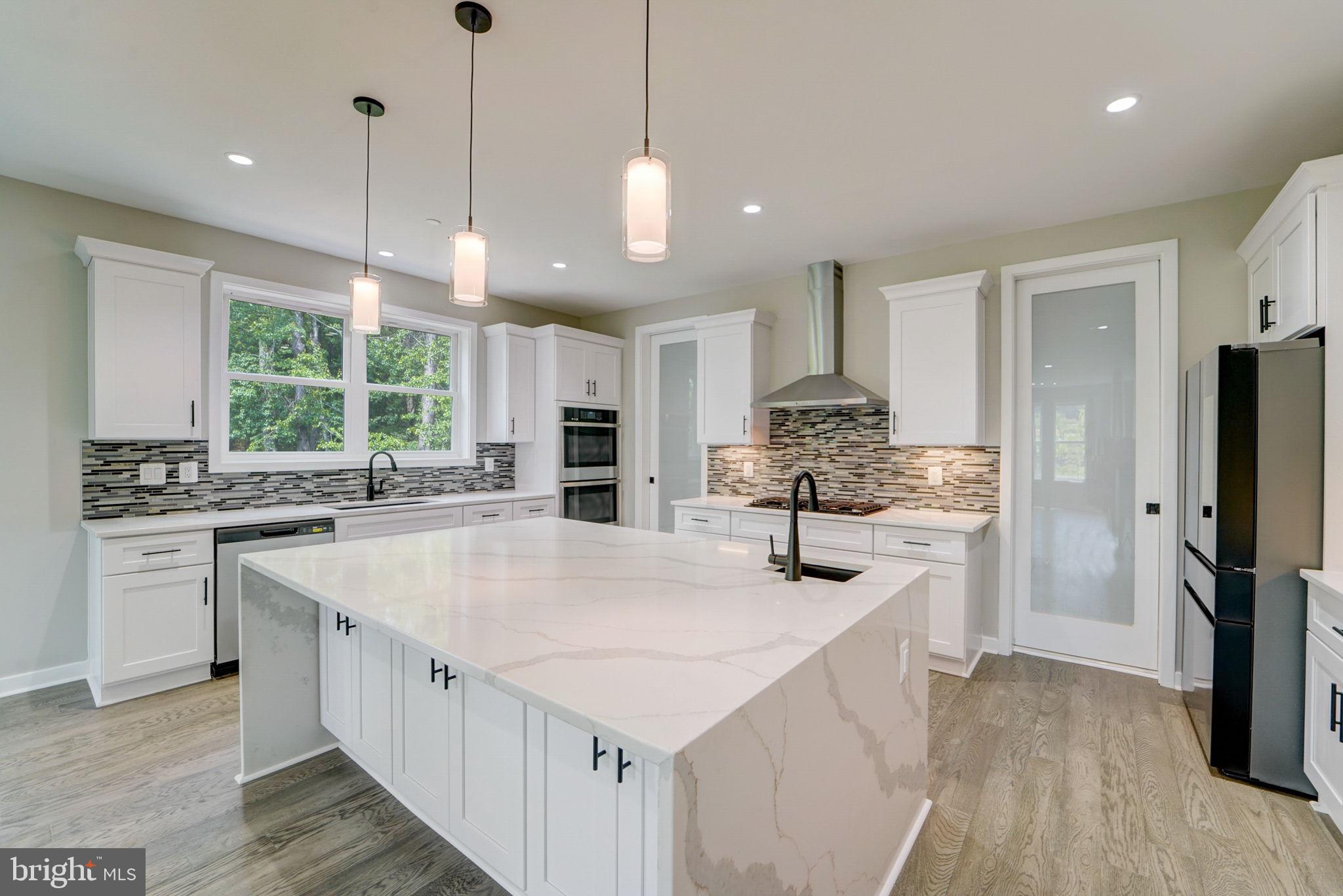 DUMBARTON MEADOWS - Residential