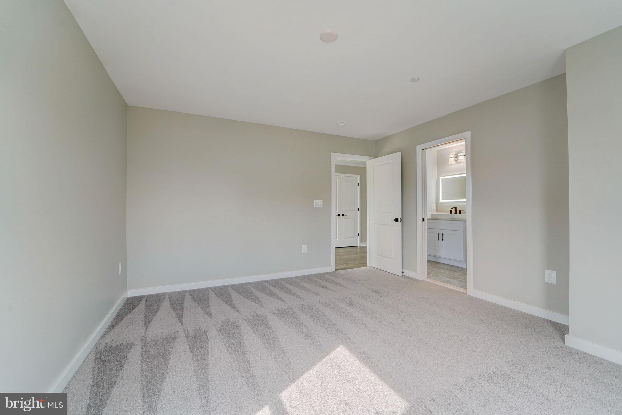 DUMBARTON MEADOWS - Residential