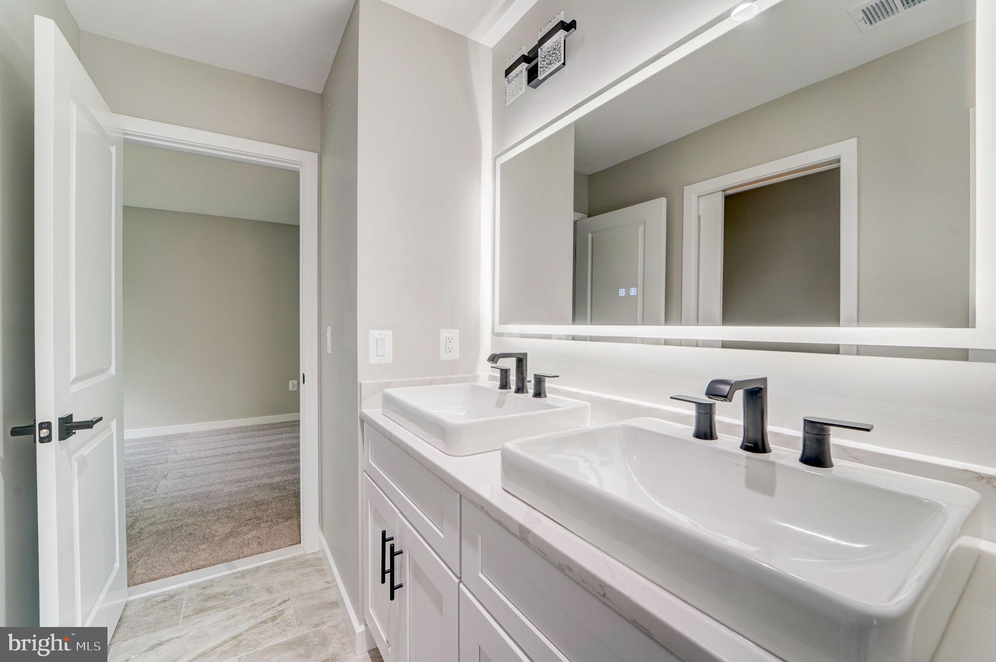 DUMBARTON MEADOWS - Residential