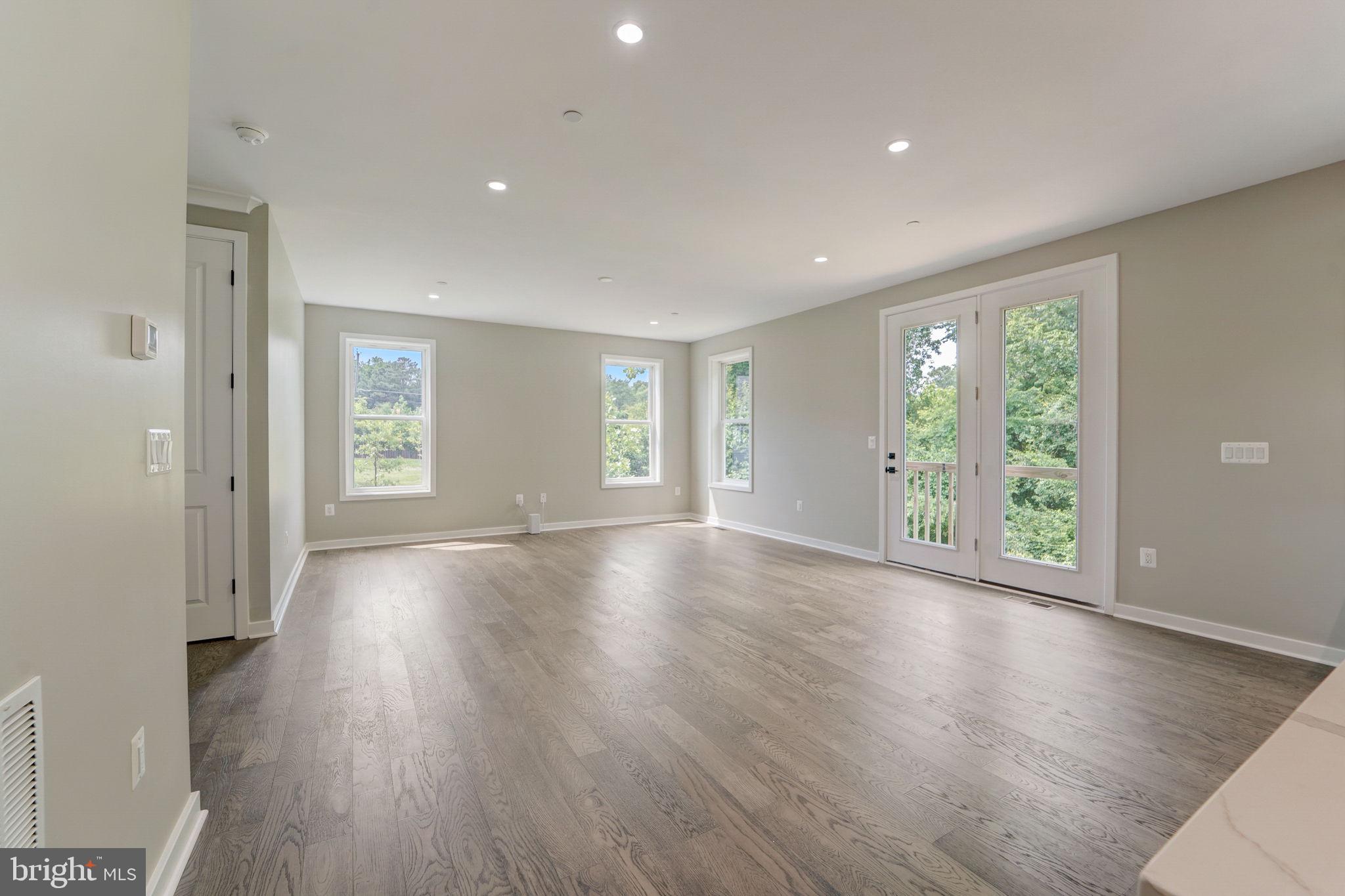DUMBARTON MEADOWS - Residential