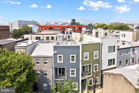 Townhouse For Sale - 211 Mercer Street<br/> PHILADELPHIA, PA 19125