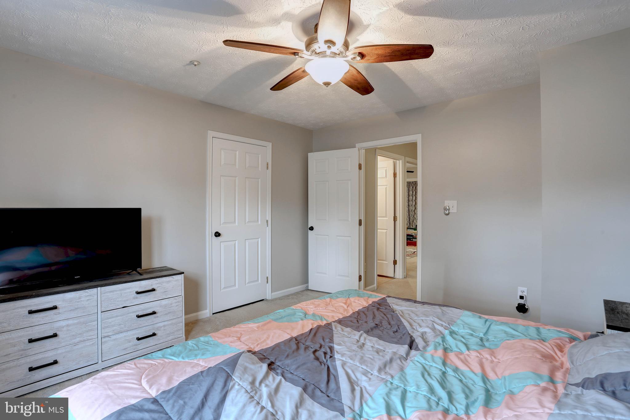 FOX CHASE - Residential