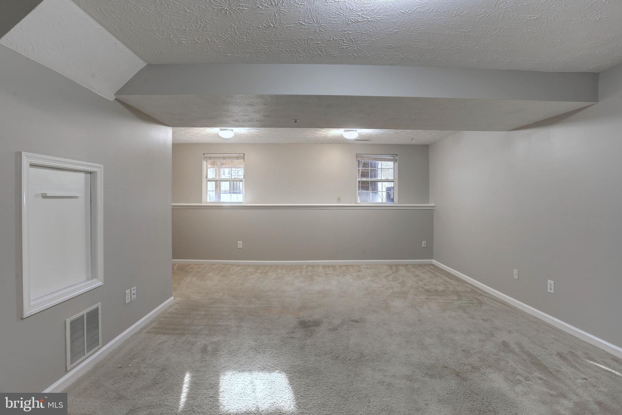 FOX CHASE - Residential