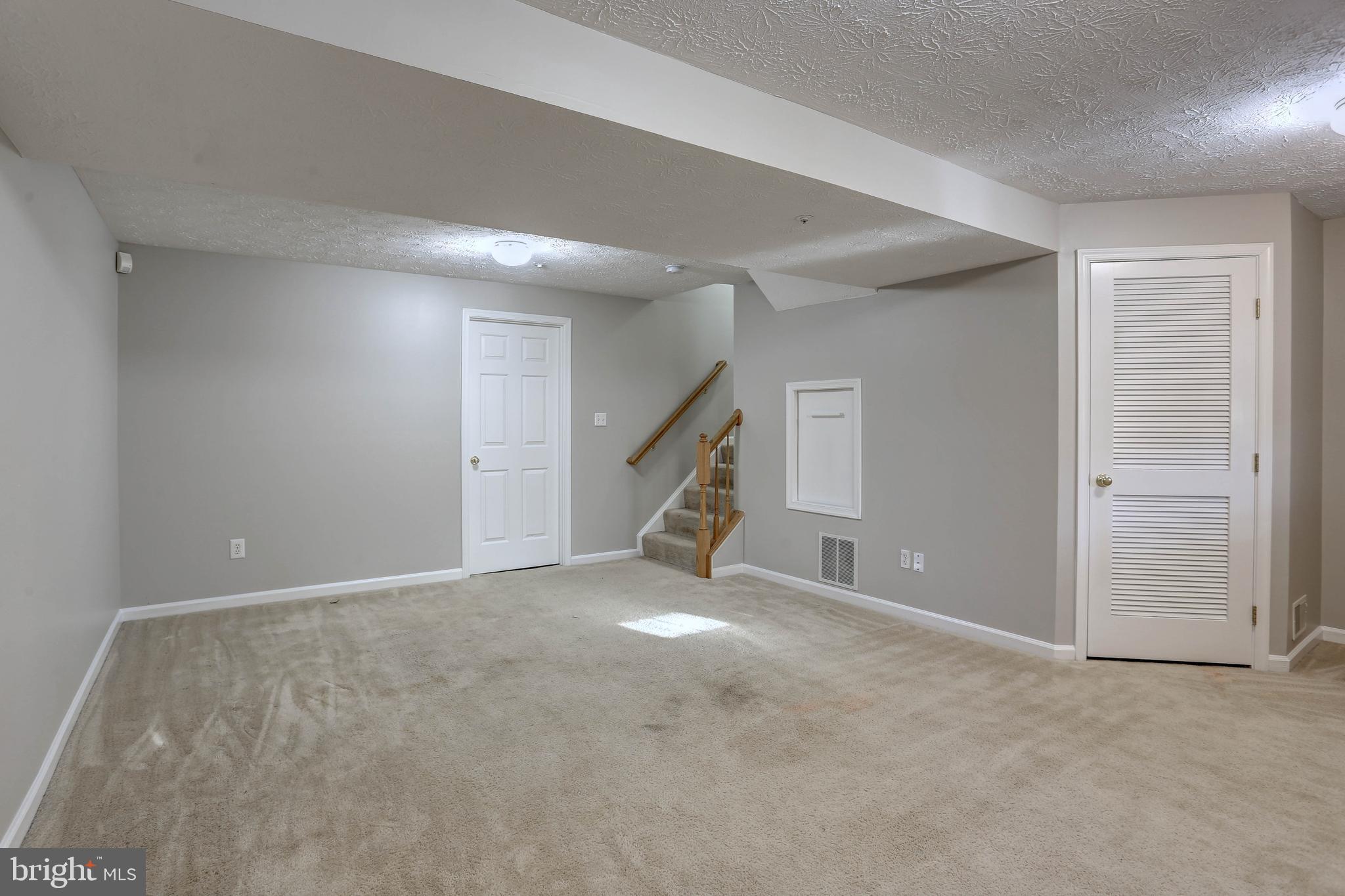 FOX CHASE - Residential