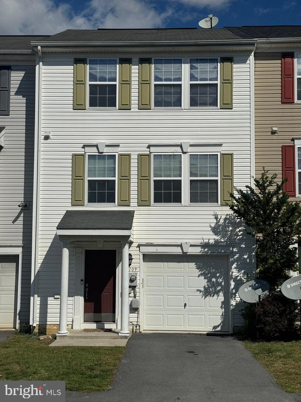 MANOR PARK - Residential Lease