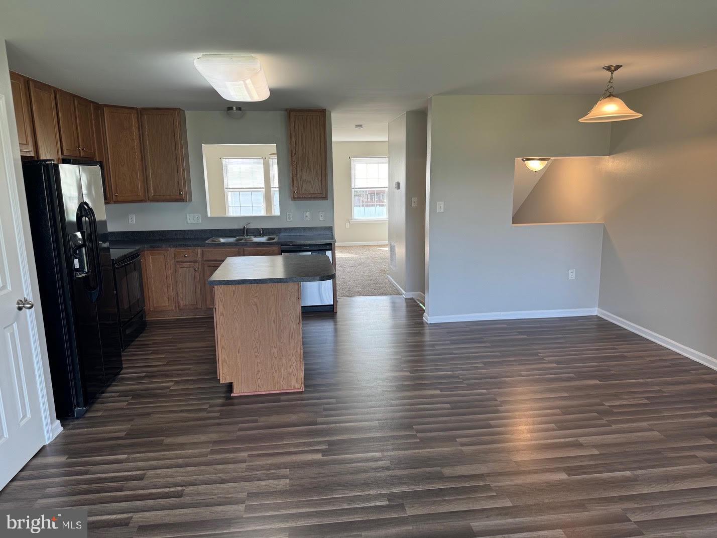 MANOR PARK - Residential Lease