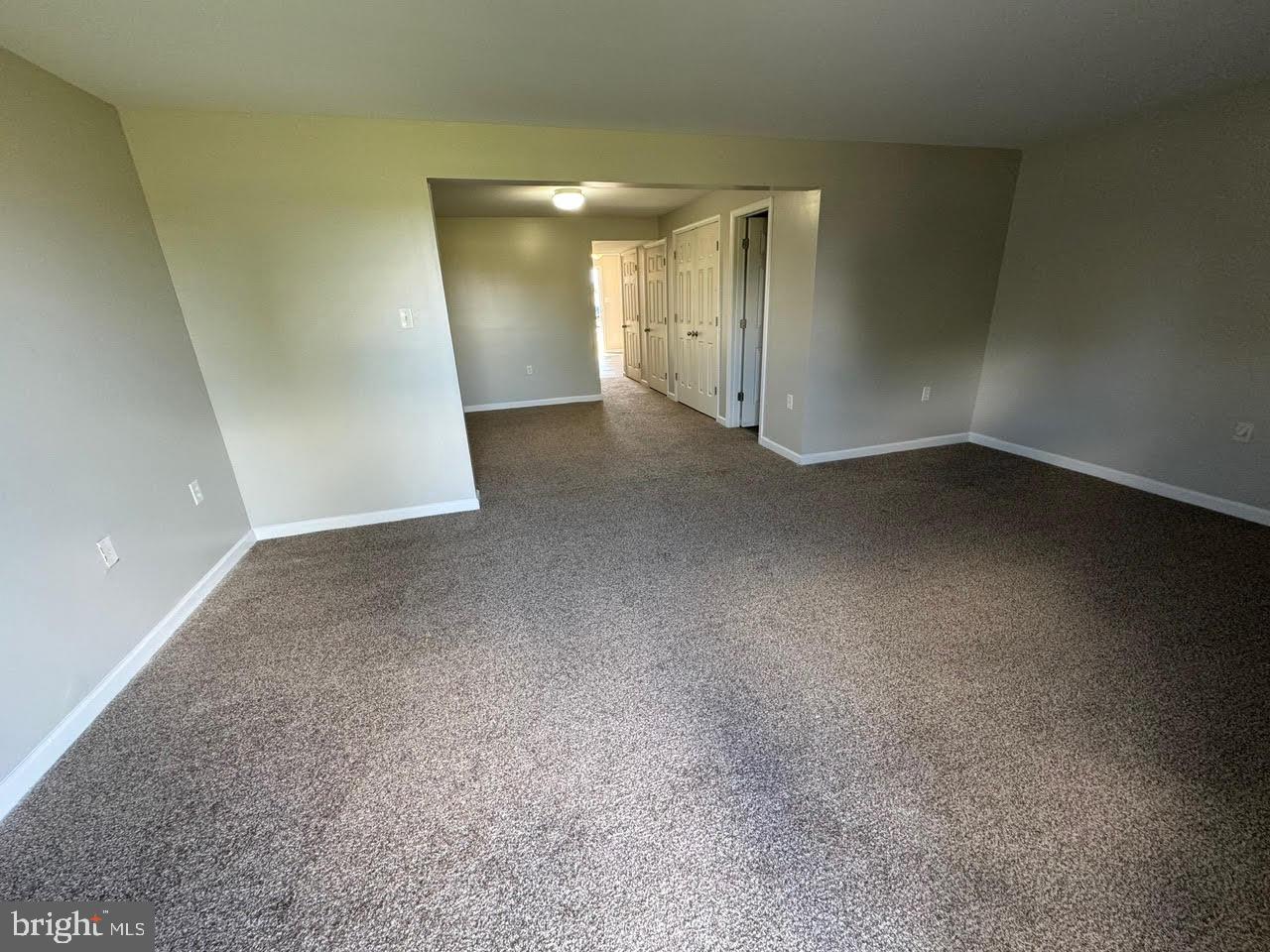 MANOR PARK - Residential Lease