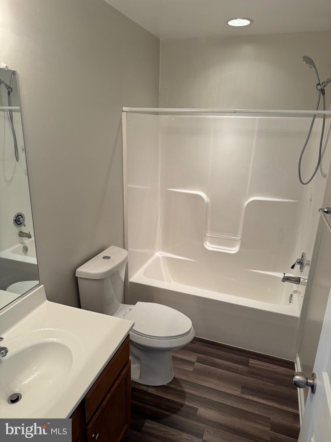 MANOR PARK - Residential Lease