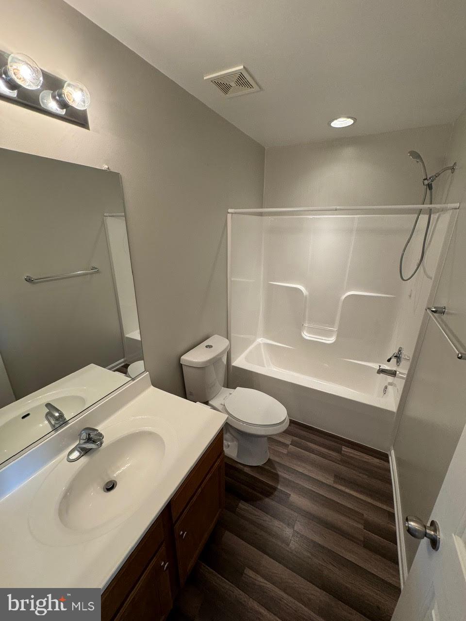 MANOR PARK - Residential Lease