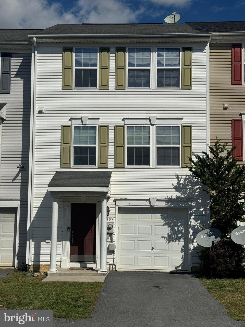 MANOR PARK - Residential Lease