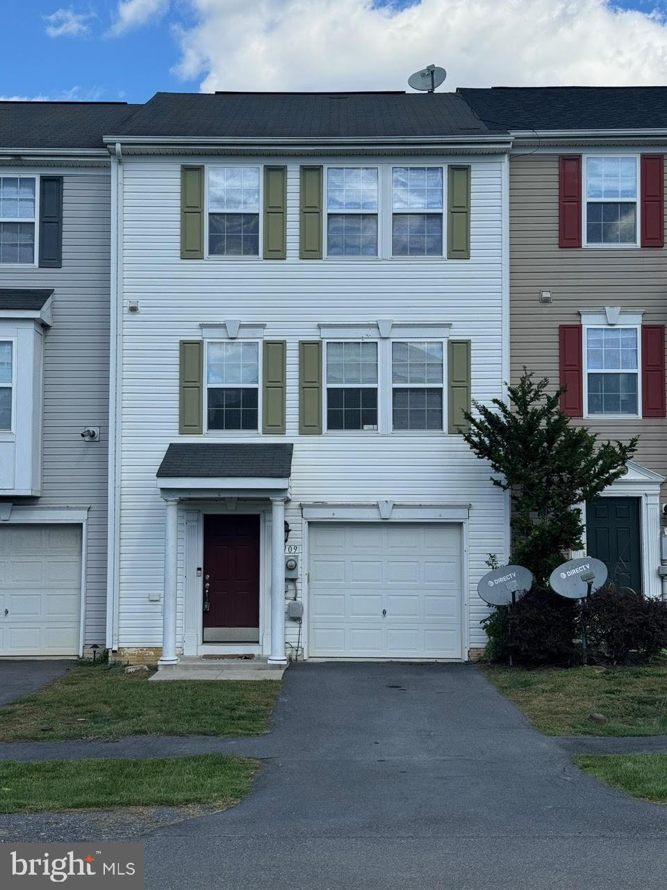 MANOR PARK - Residential Lease