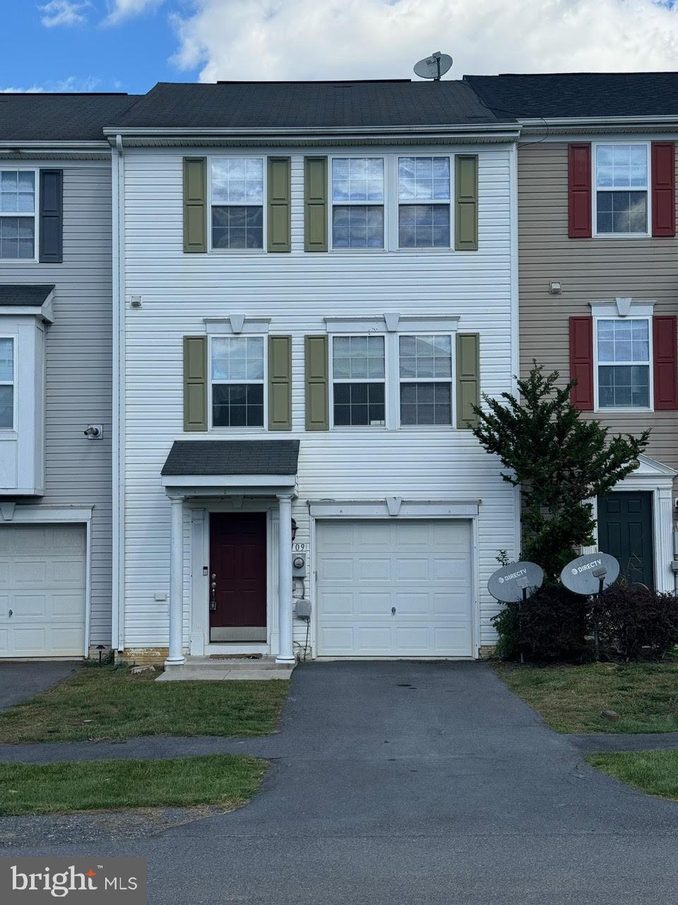 MANOR PARK - Residential Lease