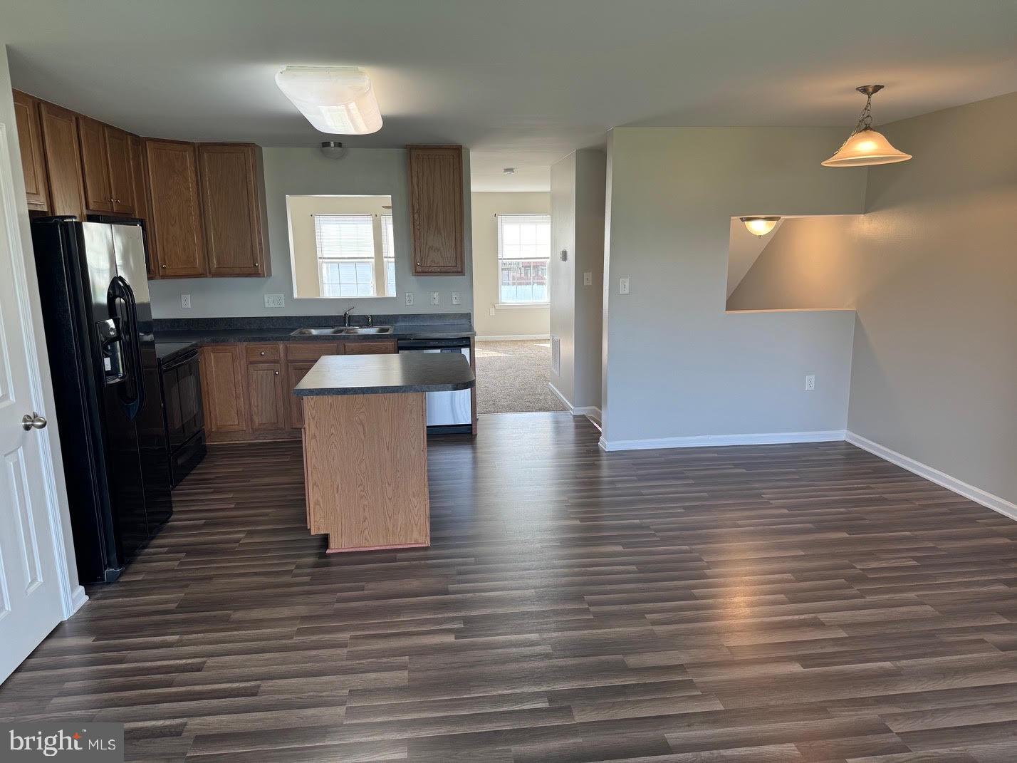 MANOR PARK - Residential Lease