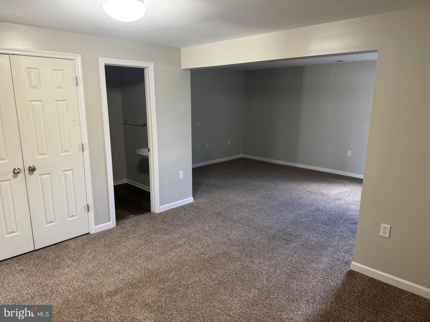 MANOR PARK - Residential Lease