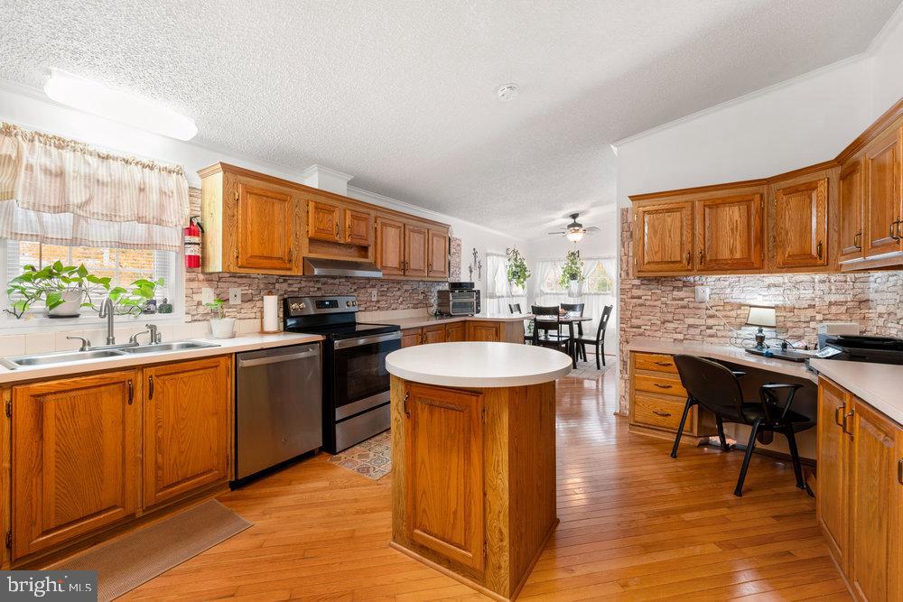 BUCKINGHAM SPRINGS - Residential