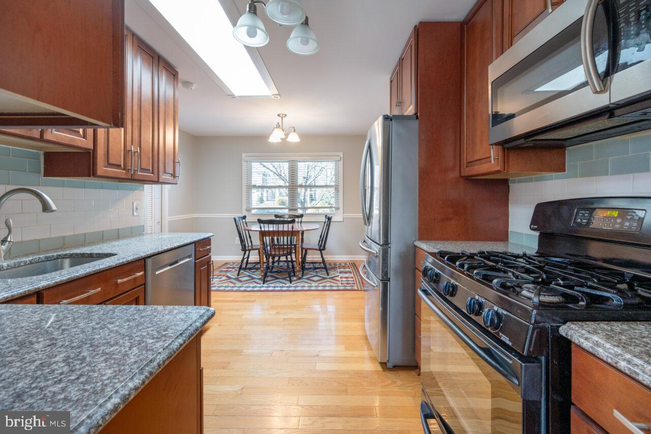 STONEWALL MANOR - Residential