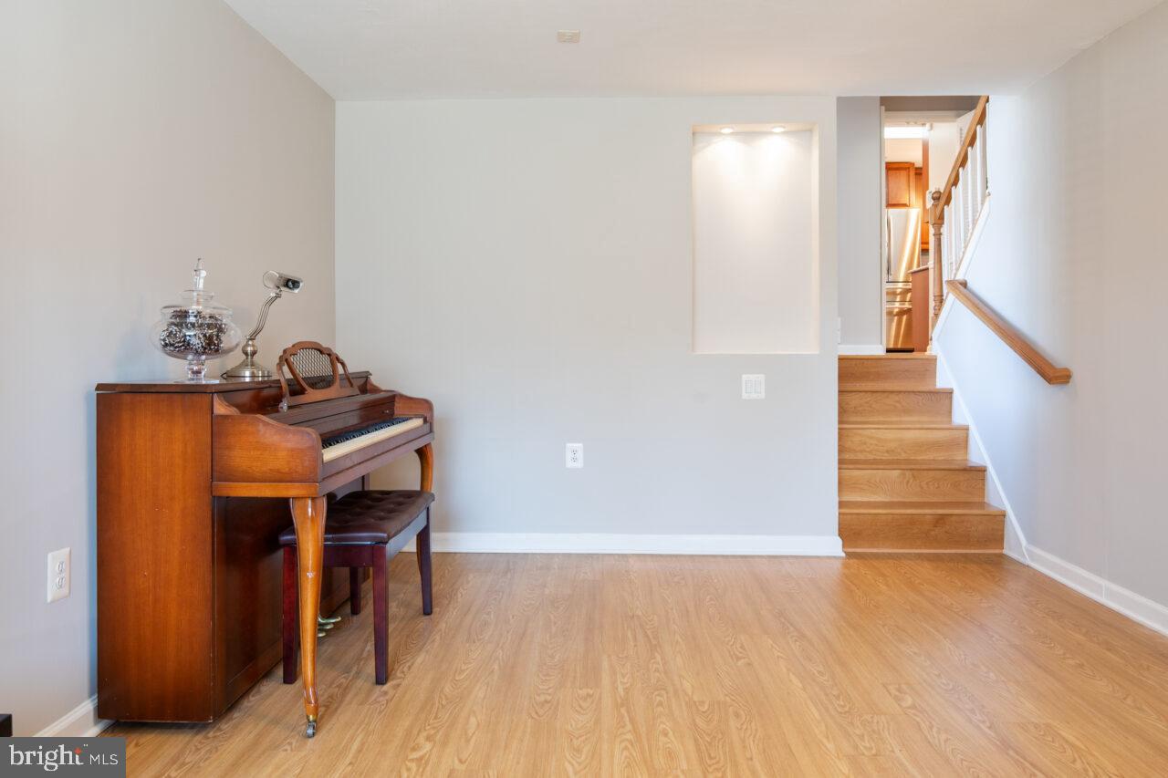 STONEWALL MANOR - Residential