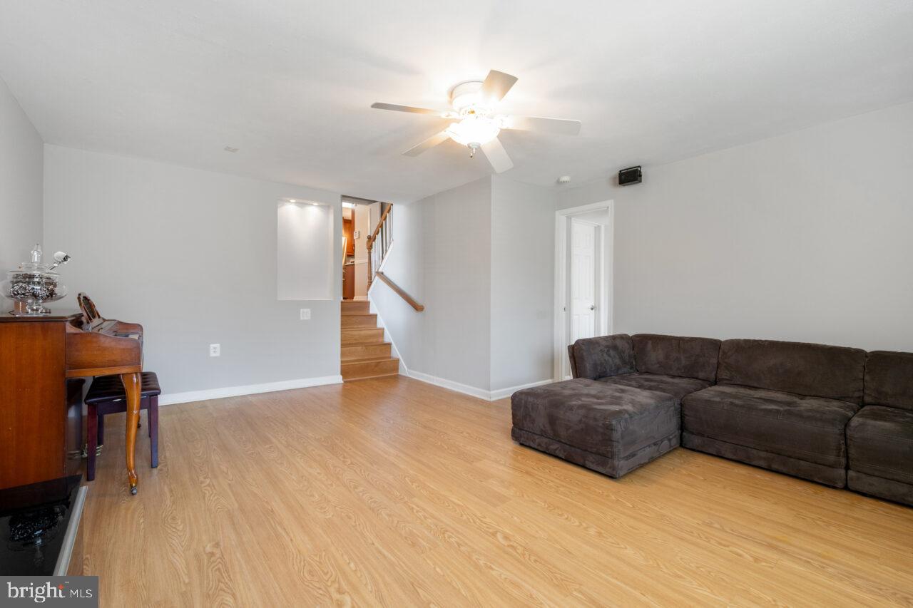 STONEWALL MANOR - Residential