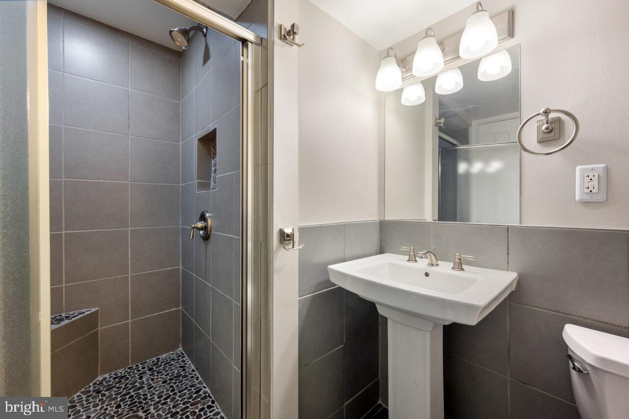 STONEWALL MANOR - Residential