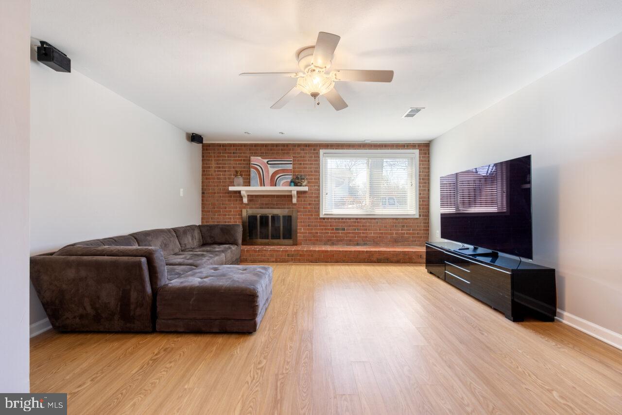 STONEWALL MANOR - Residential