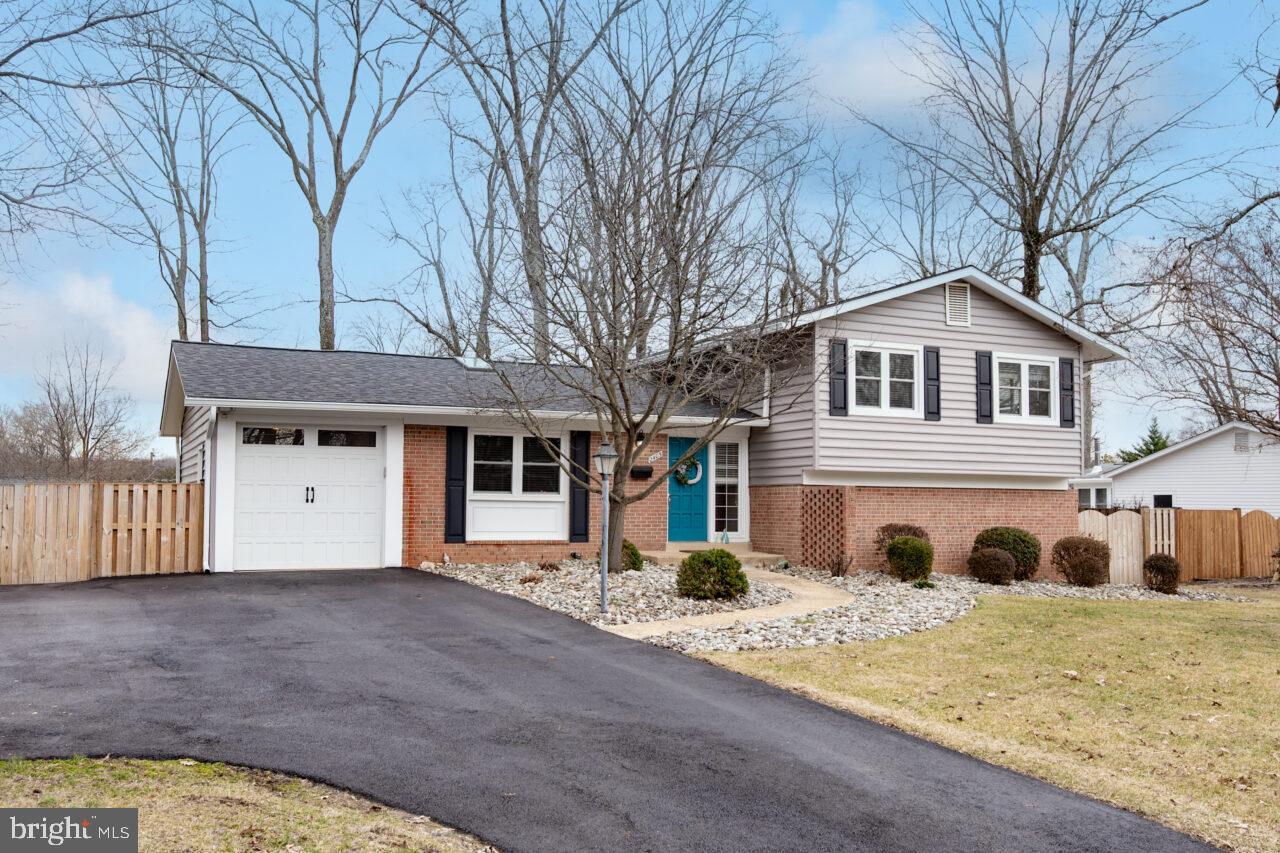 STONEWALL MANOR - Residential