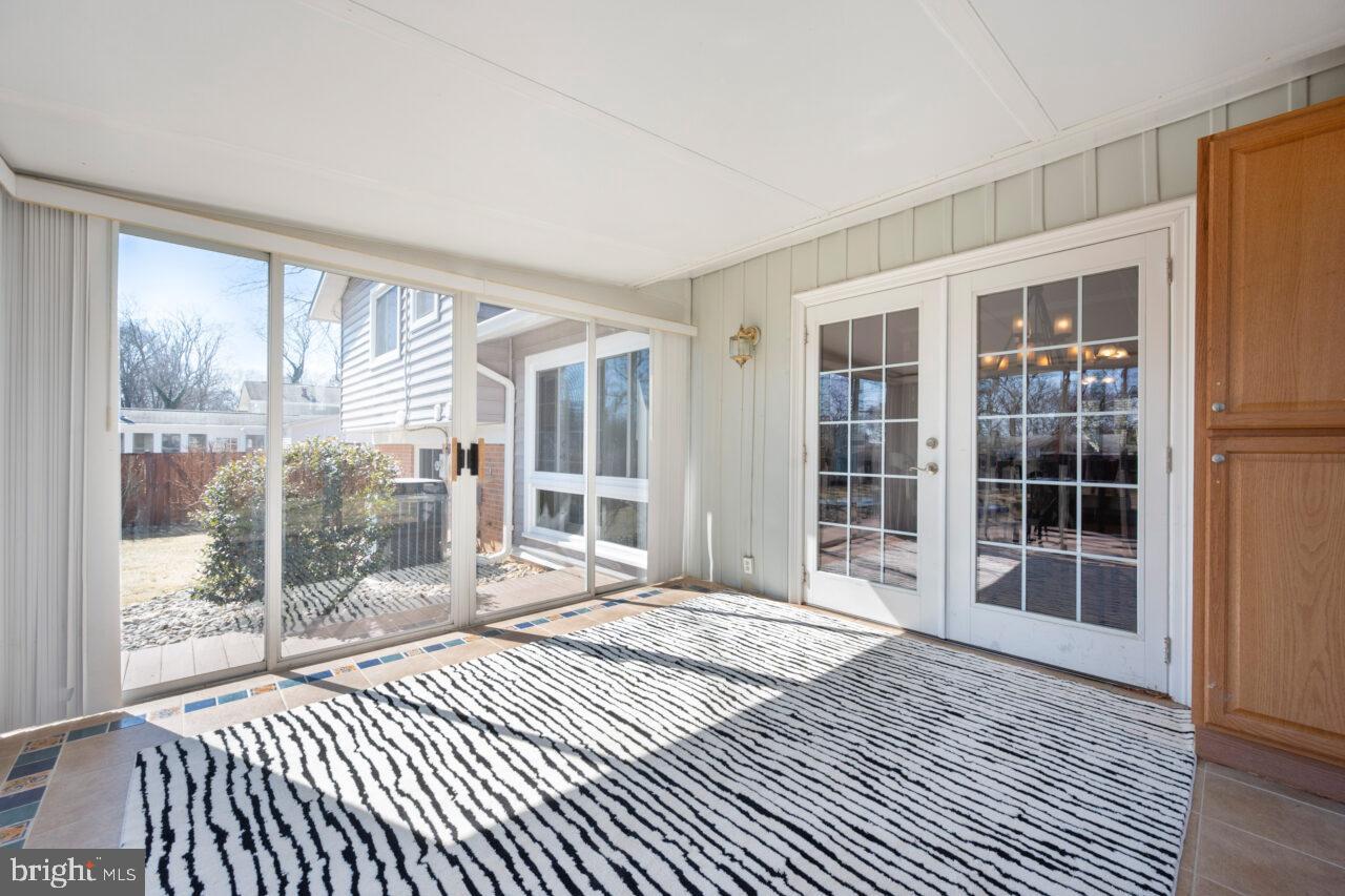 STONEWALL MANOR - Residential