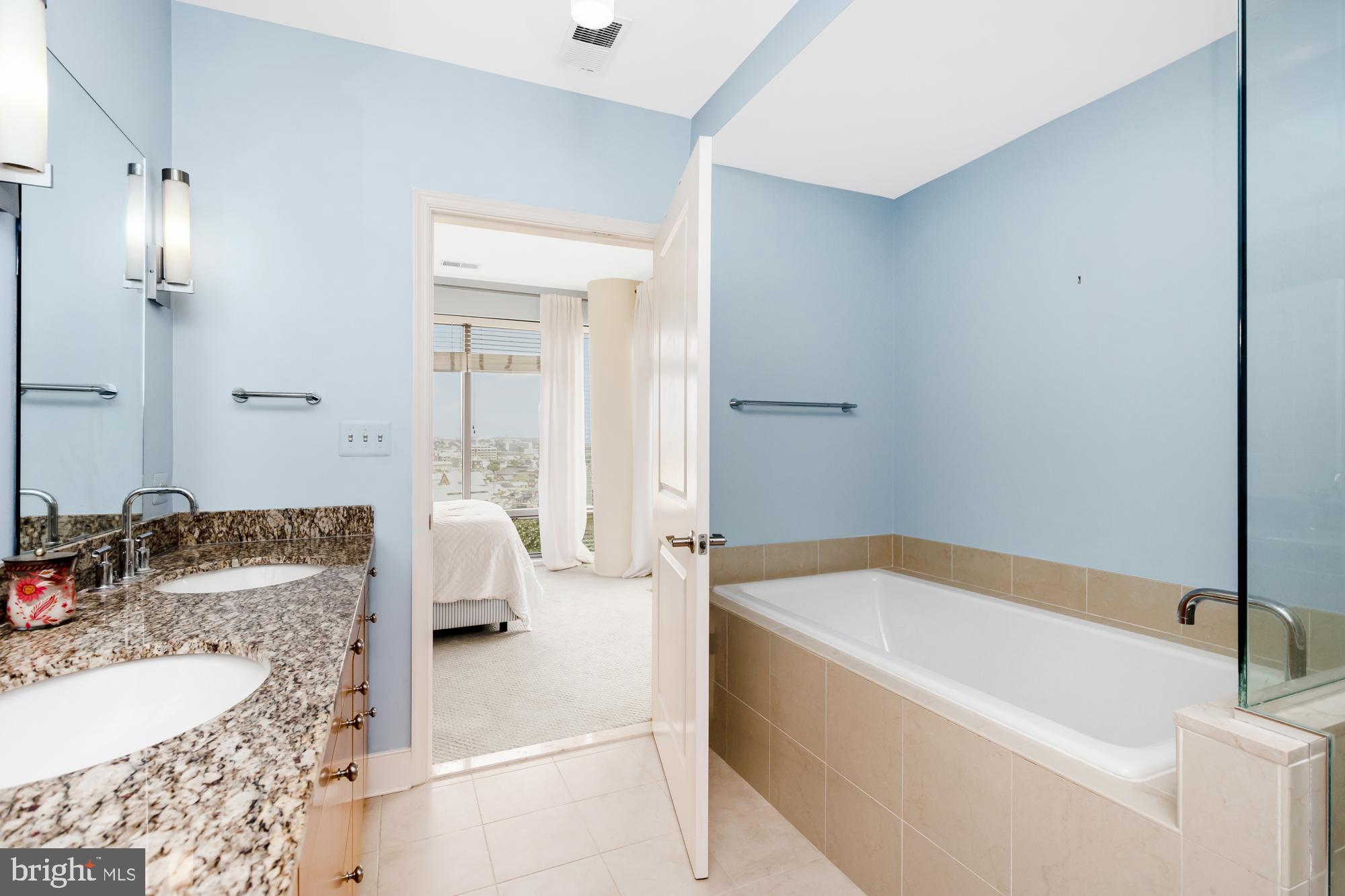 HARBOR EAST - Residential